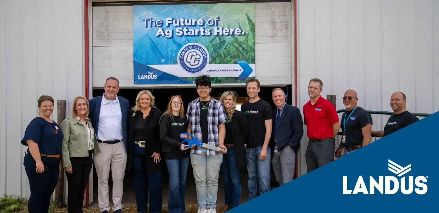 Des Moines Central Campus Unveils New Barn for Agriculture Students